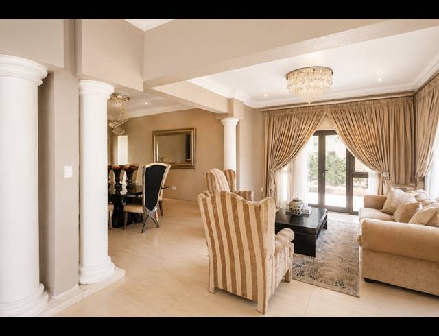 6 BEDROOM GOLF ESTATE FOR SALE IN BLUE VALLEY GOLF ESTATE